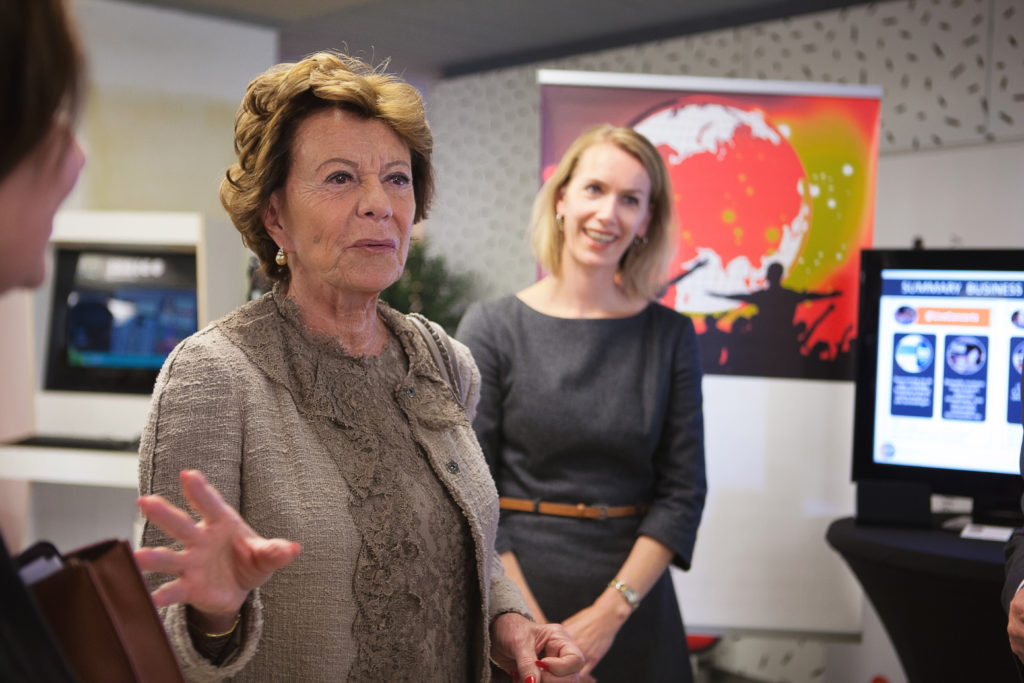 Neelie Kroes