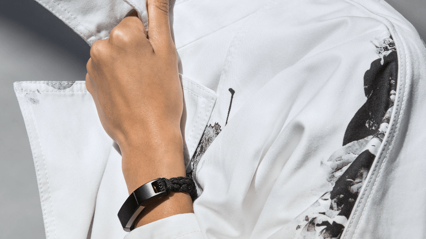 De Fitbit Alta met de Type III Paracord Bracelet van Public School