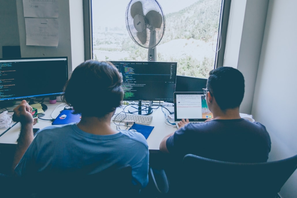 Computer programmeren man en vrouw